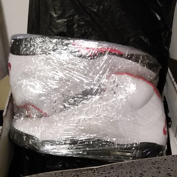 Athletic_Shoes